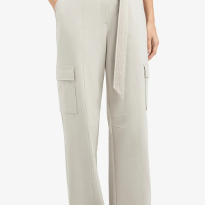 Trousers with cargo pockets
